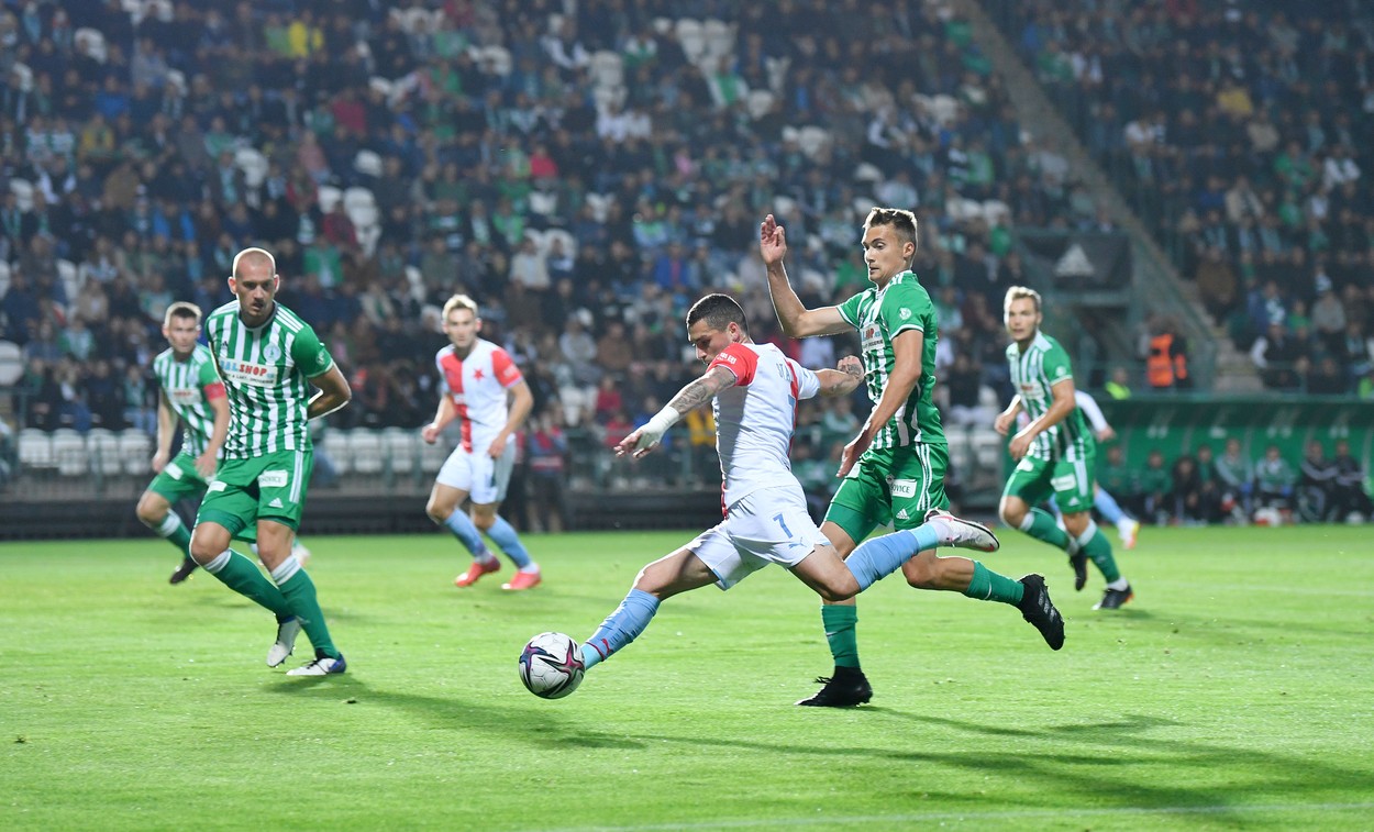 Nicolae Stanciu, în formă maximă în derby! Mijlocașul naționalei României a marcat într-o repriză memorabilă și a ajutat-o pe Slavia Praga să revină spectaculos | VIDEO