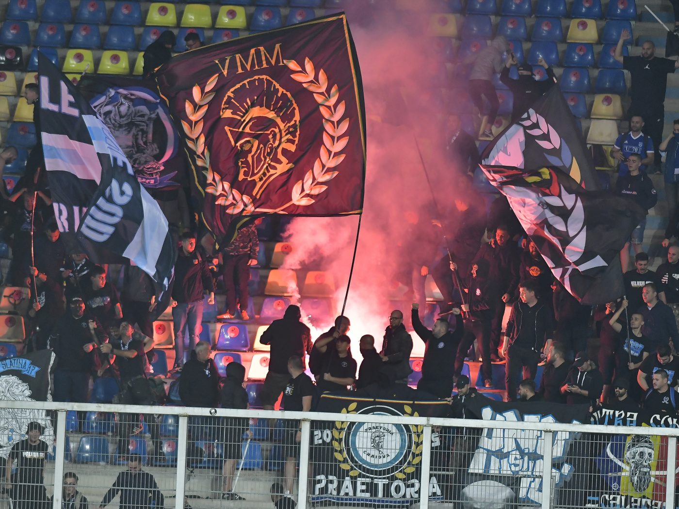 Nebunie înaintea derby-ului FC U Craiova – Universitatea Craiova! S-au vândut peste 20.000 de bilete și marele meci se poate juca cu casa închisă | EXCLUSIV
