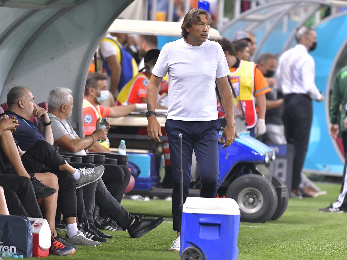 Cornel Dinu, acuzații incredibile la adresa lui Dario Bonetti! Ce ar fi făcut fostul antrenor al lui Dinamo înainte de meciul cu FCSB: „Avea un geamantan mare pe care îl căra. Avea petarde în el!”