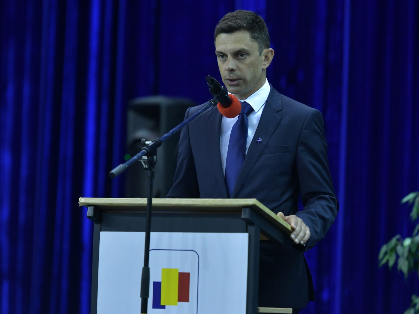 Ministrul Eduard Novak, amenințare către oficialii FR de Hochei pe Gheață: le trimite Corpul de Control! Șefii din acest sport reacționează: „E o răzbunare” | SPECIAL