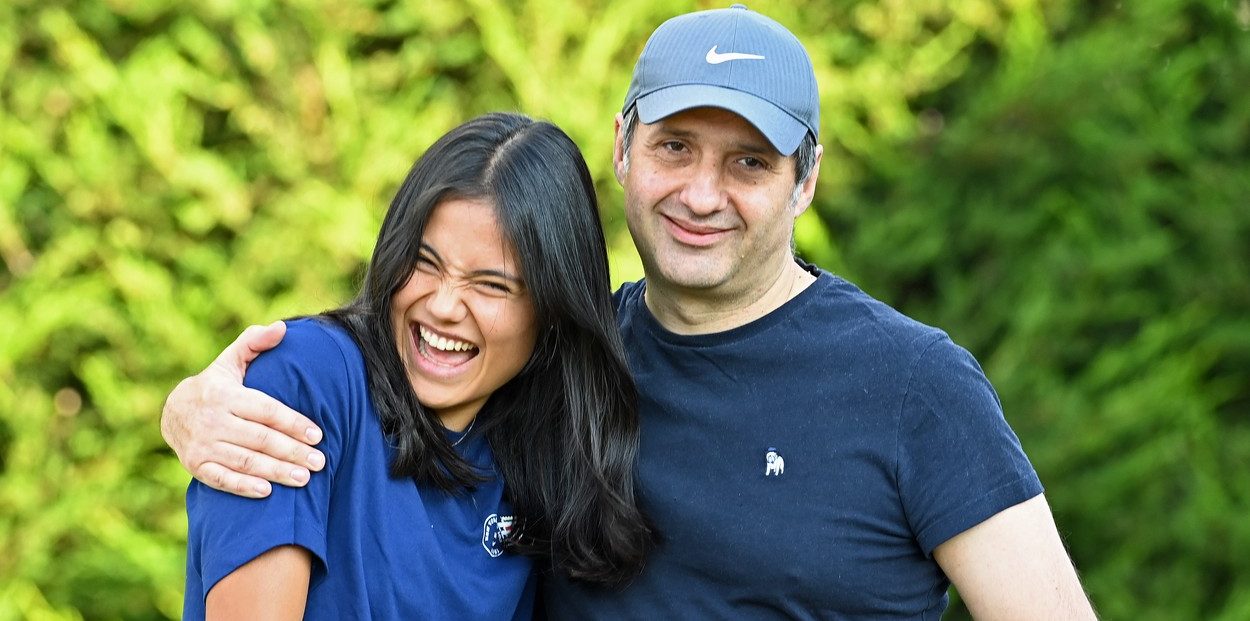 Emma Răducanu, imagini de milioane alături de tatăl român! Campioana de la US Open a fost primită ca o regină la întoarcerea acasă | FOTO