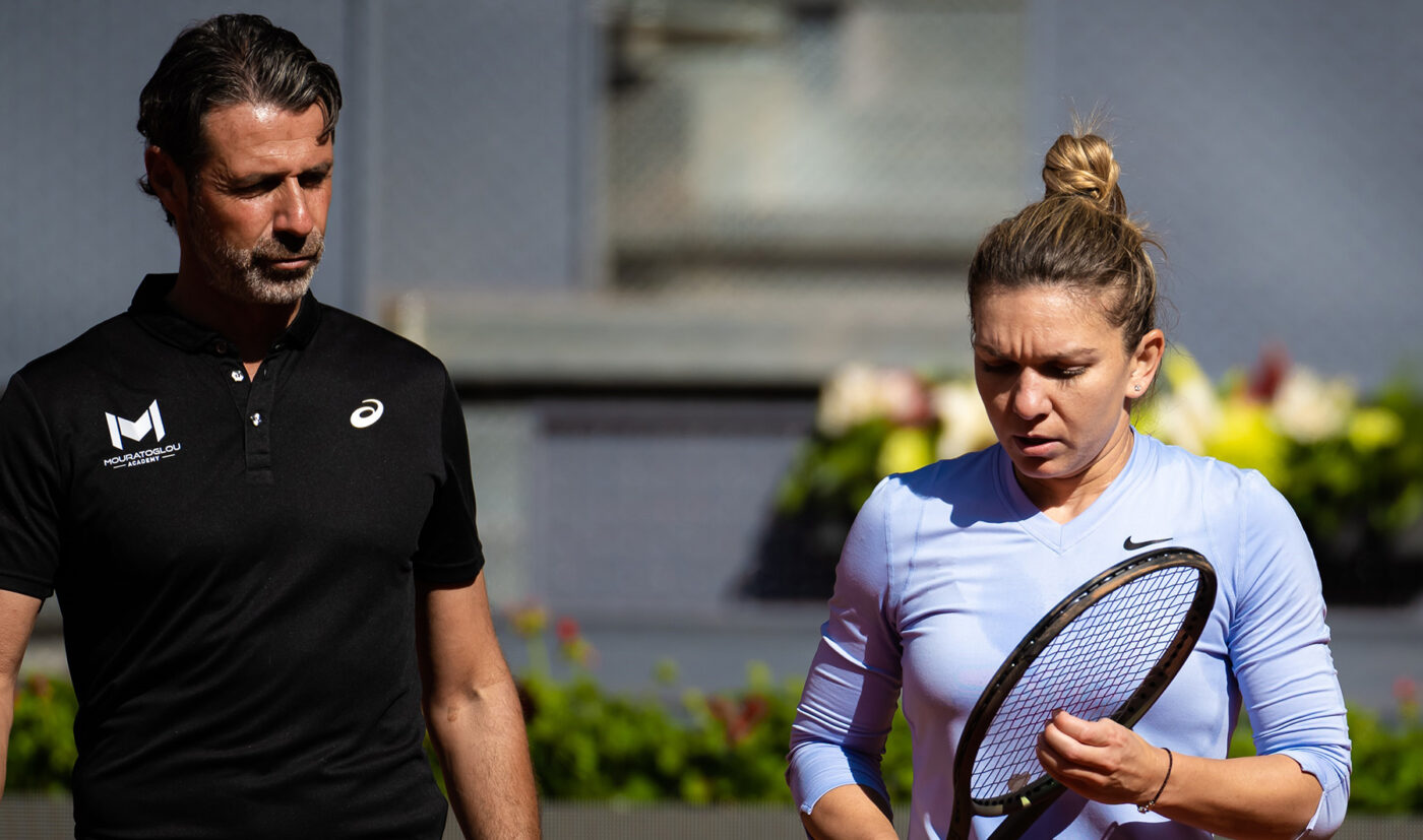Decizia radicală pe care Simona Halep și Patrick Mouratoglou au luat-o cu puțin timp înainte de meciul cu Ons Jabeur! Asta înseamnă să ai un antrenor de top: a schimbat strategia pe loc! EXCLUSIV