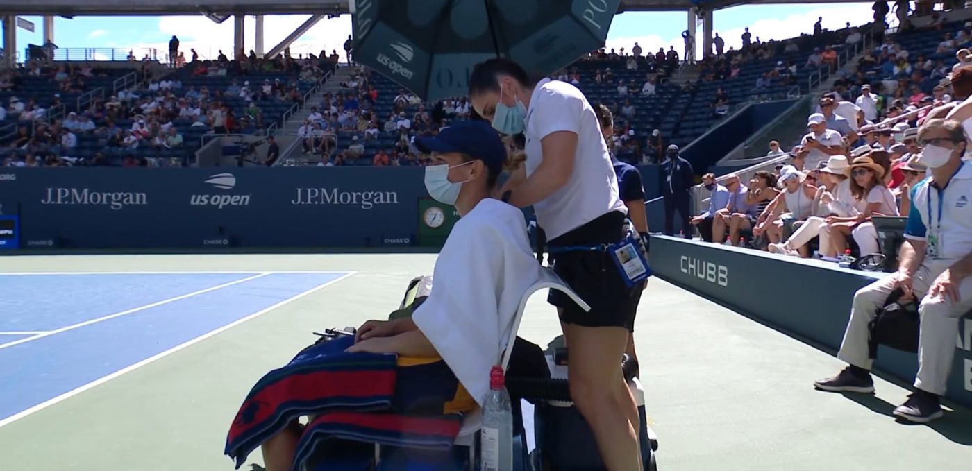 Alarmă pentru Simona Halep! Românca a simțit din nou dureri, în meciul-thriller cu Elena Rybakina de la US Open | FOTO