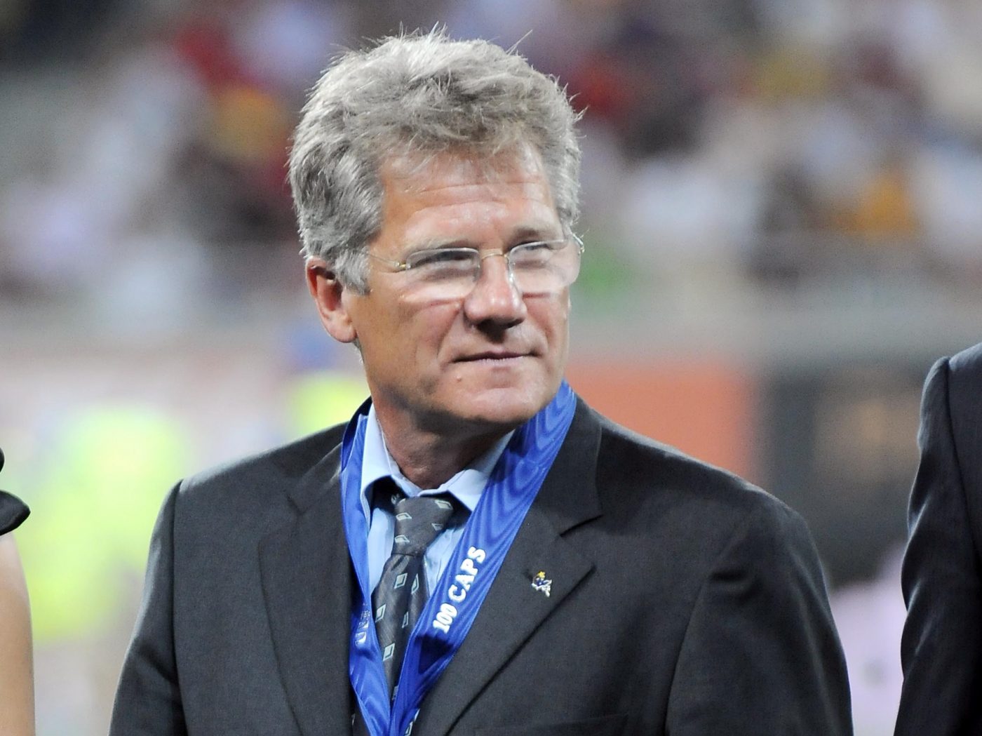 Ladislau Boloni îl ia peste picior pe Edi Iordănescu după umilințele din Liga Națiunilor: „Zău, am impresia că vorbeşte Capello, Mourinho sau Arsene Wenger!”. Antrenorul lui Metz e convins că s-ar fi descurcat mai bine: „Am fi avut mai multe puncte”
