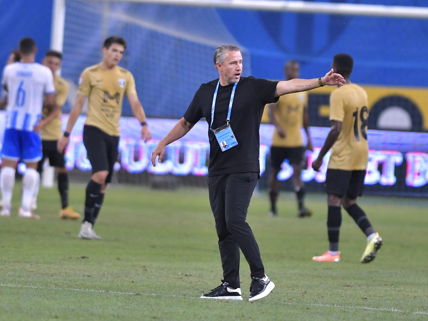Laurențiu Reghecampf, negru de supărare după eșecul cu CFR Cluj: „Să ne trezim, să arate caracter!”