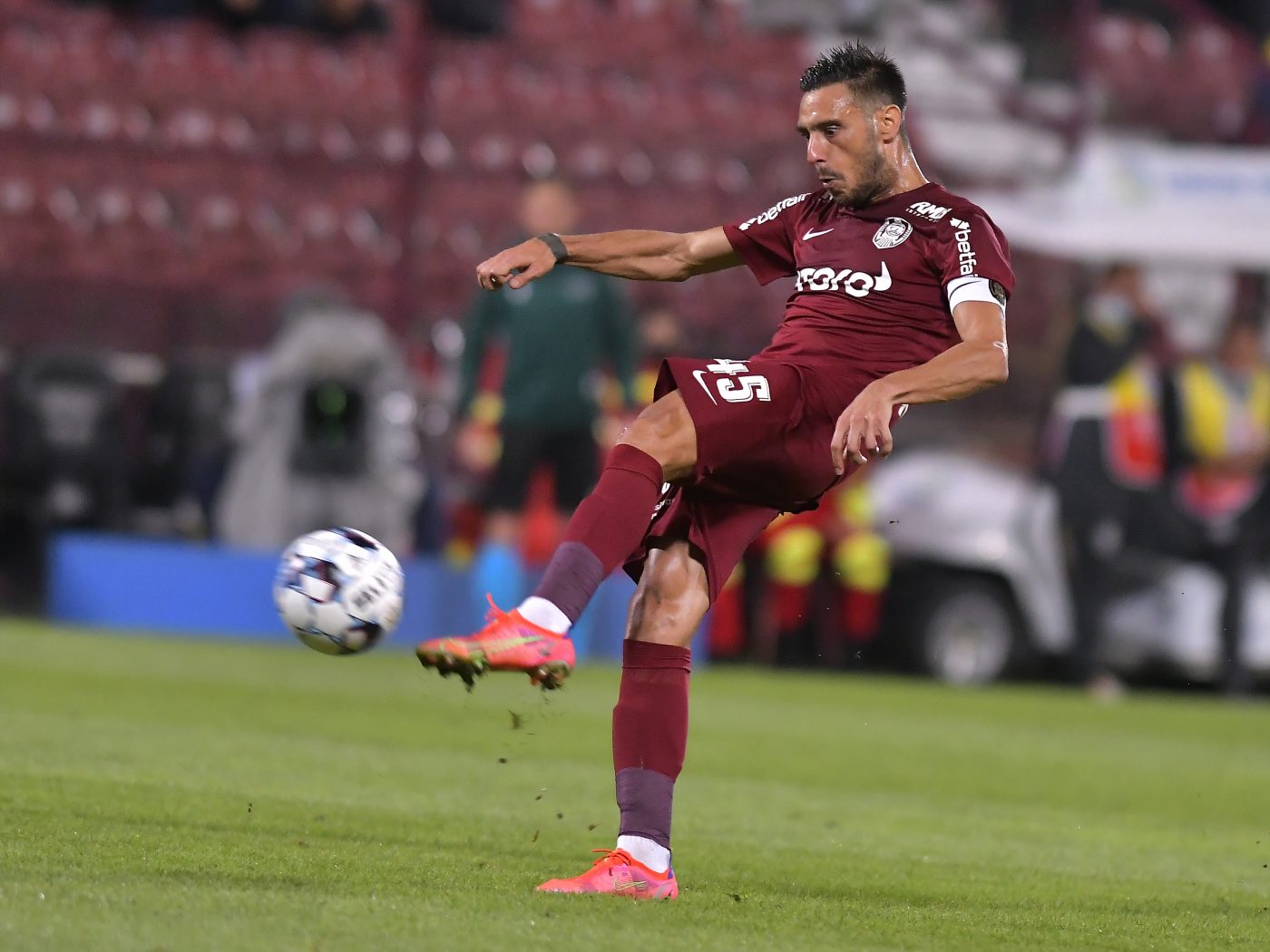 Mario Camora știe că CFR Cluj nu a arătat bine în victoria cu UTA: „Ei au fost superiori!”. Cristi Bălgrădean, pe aceeași lungime de undă: „Am avut și noroc! Scorul perfect, 1-0”