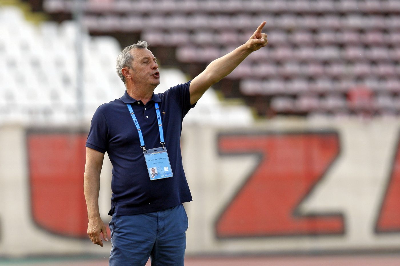 Haos la Dinamo! Mircea Rednic a semnat, dar nu poate fi prezentat oficial din cauza lui Dario Bonetti: „Nu se poate înregistra un nou antrenor”