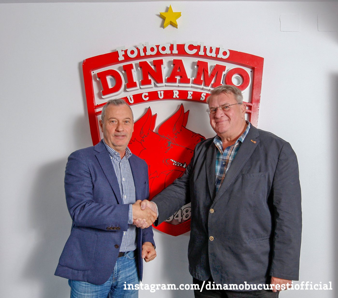 Rednic (stânga) și Mureșan nu sunt în cele mai bune relații, deși zâmbesc. sursă foto: facebook Dinamo