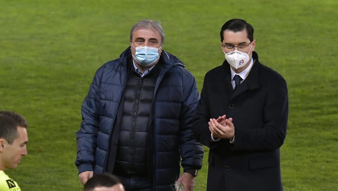 Mihai Stoichiță, pus la punct după ce a dat indicații din tribună la meciul cu Islanda: „E lipsă de respect!”. Cine ar trebui să fie selecționerul României în locul lui Mirel Rădoi