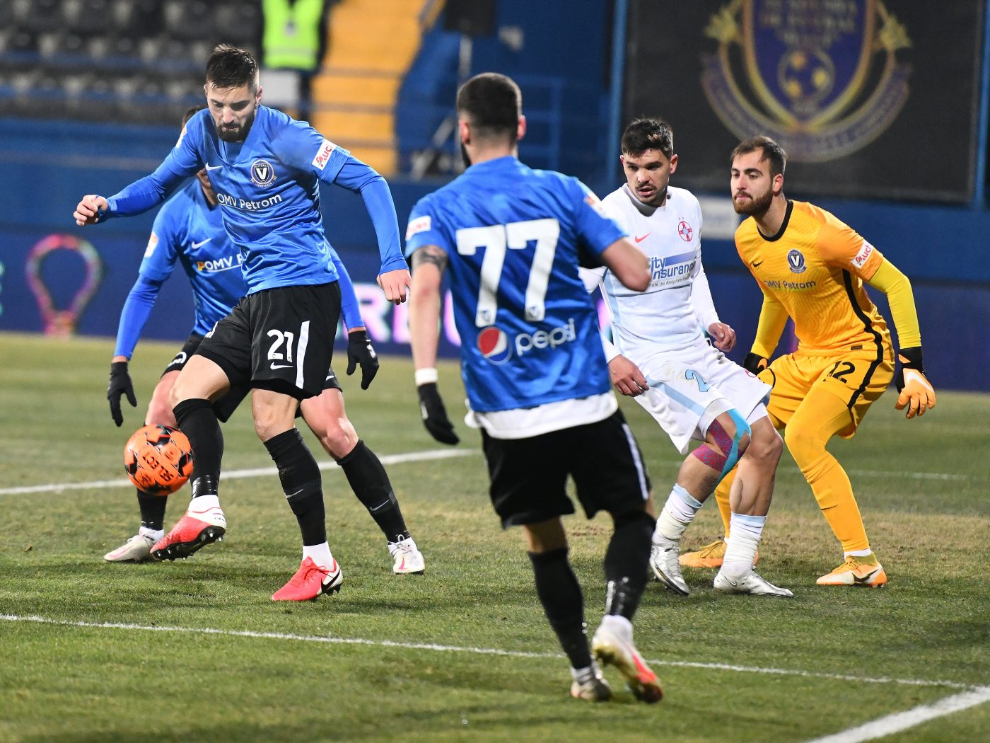 Liga 1: „Rechinii” lui Hagi atacă „top 6” » Restanța Farul – FCSB se pariază și la super-cote de 2.00 și 2.25!