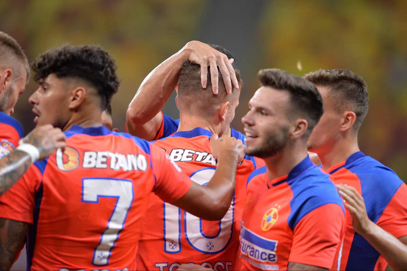 FCSB a cerut amânarea meciului cu Farul! Trupa „roș-albastră” a rămas cu 11 jucători valizi + În ce condiții nu se mai joacă partida