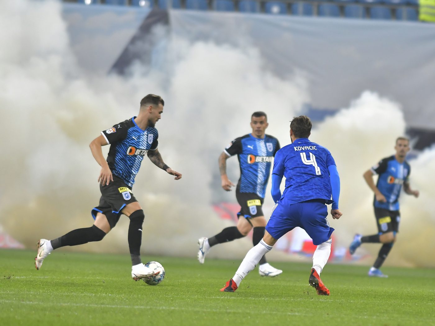 FCU Craiova și Universitatea Craiova n-au scăpat de sancțiuni după derby! Câte etape de suspendare a primit Andrea Compagno