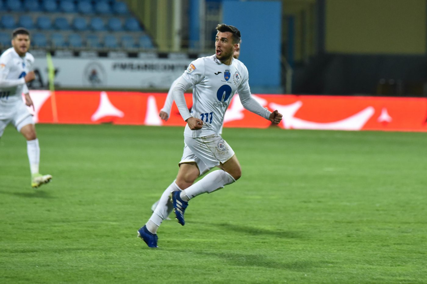 Gigi Becali vrea să-l transfere pe Ronaldo Deaconu. „Dacă e așa, îl iau!”