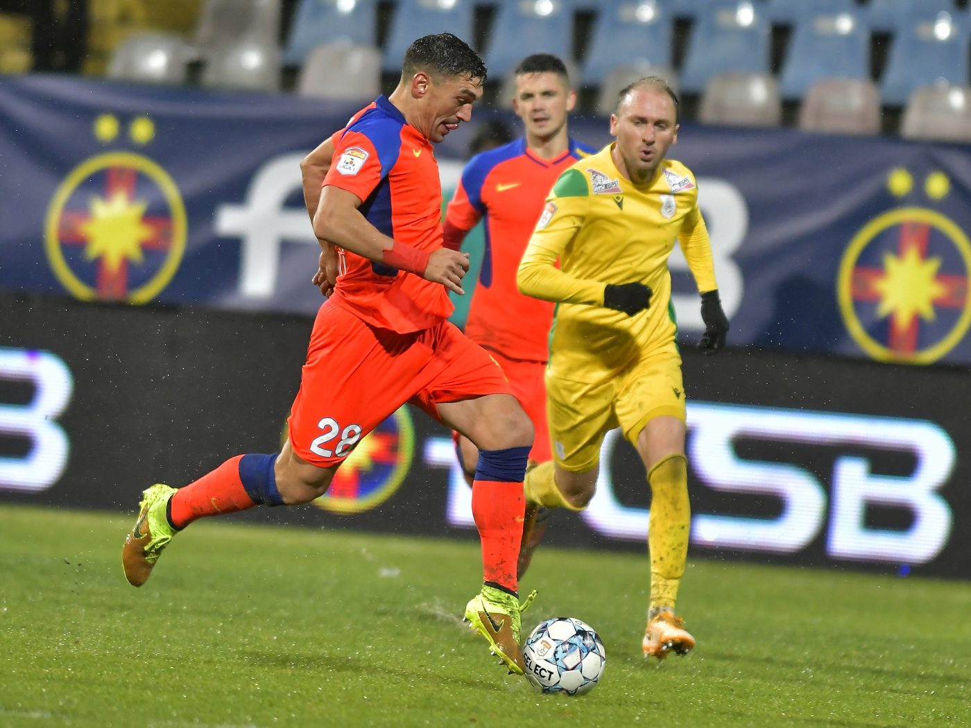 Se cer măsuri dure pentru Liga 1 din cauza pandemiei de COVID-19. „Nu poți să joci, pierzi automat cu 3-0!”