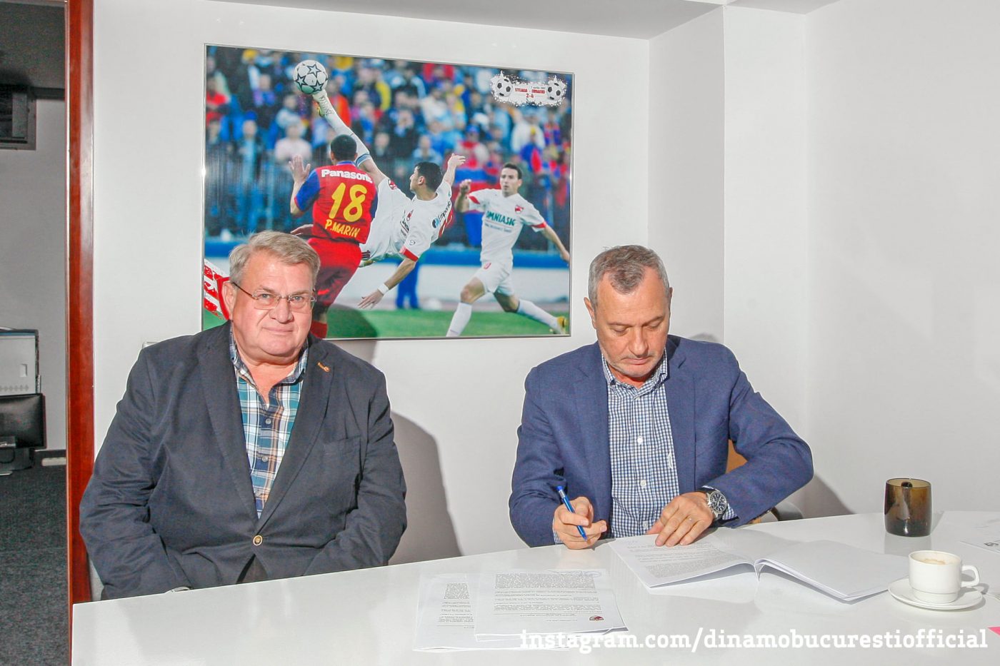 E OFICIAL! Mircea Rednic, noul antrenor al lui Dinamo! Pe ce perioadă a semnat „Puriul” | FOTO