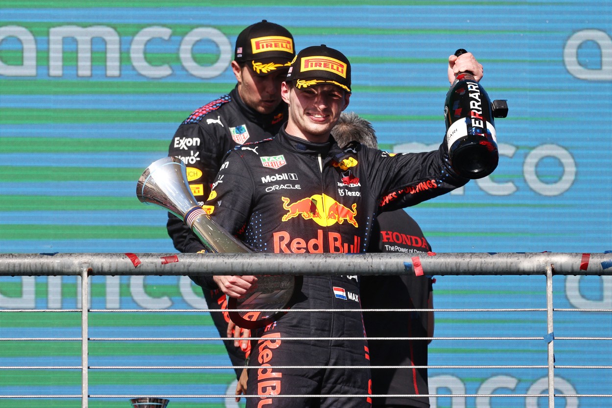 Max Verstappen recunoaște conflictele cu Lewis Hamilton: „Nu cred că vom lua masa împreună vreodată!”