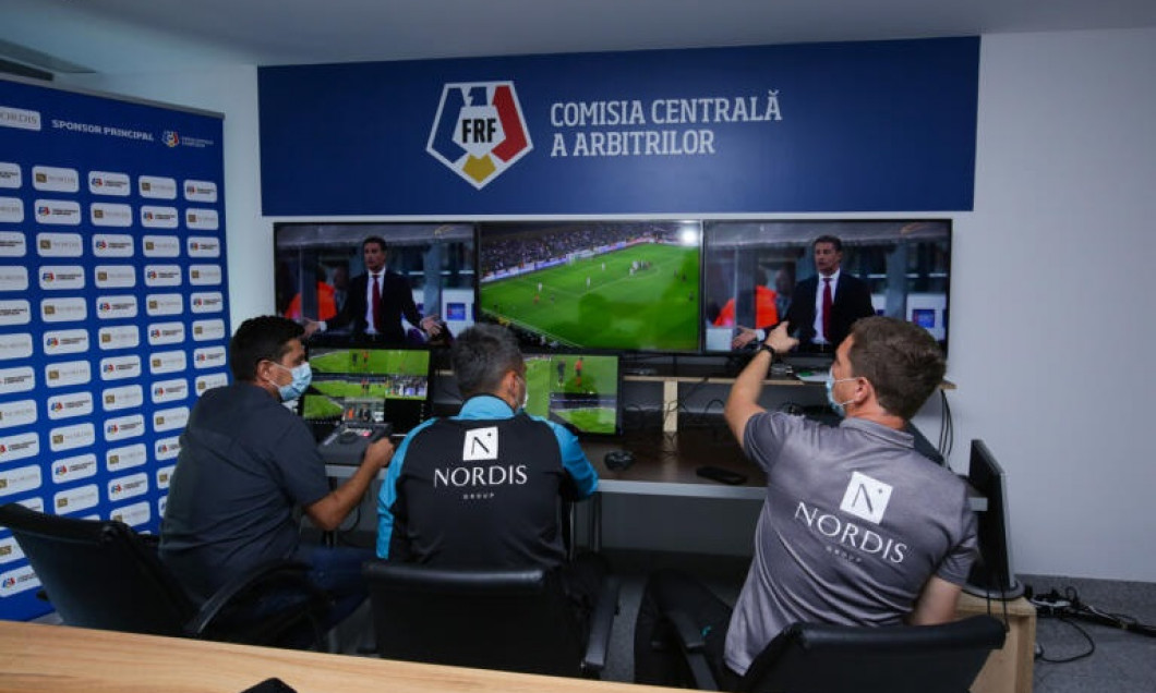 Toți cei din Liga 1 vor VAR, dar nimeni nu s-a gândit la asta: „La fiecare meci se va întâmpla acest lucru!”. Mesaj dur pentru arbitrii români