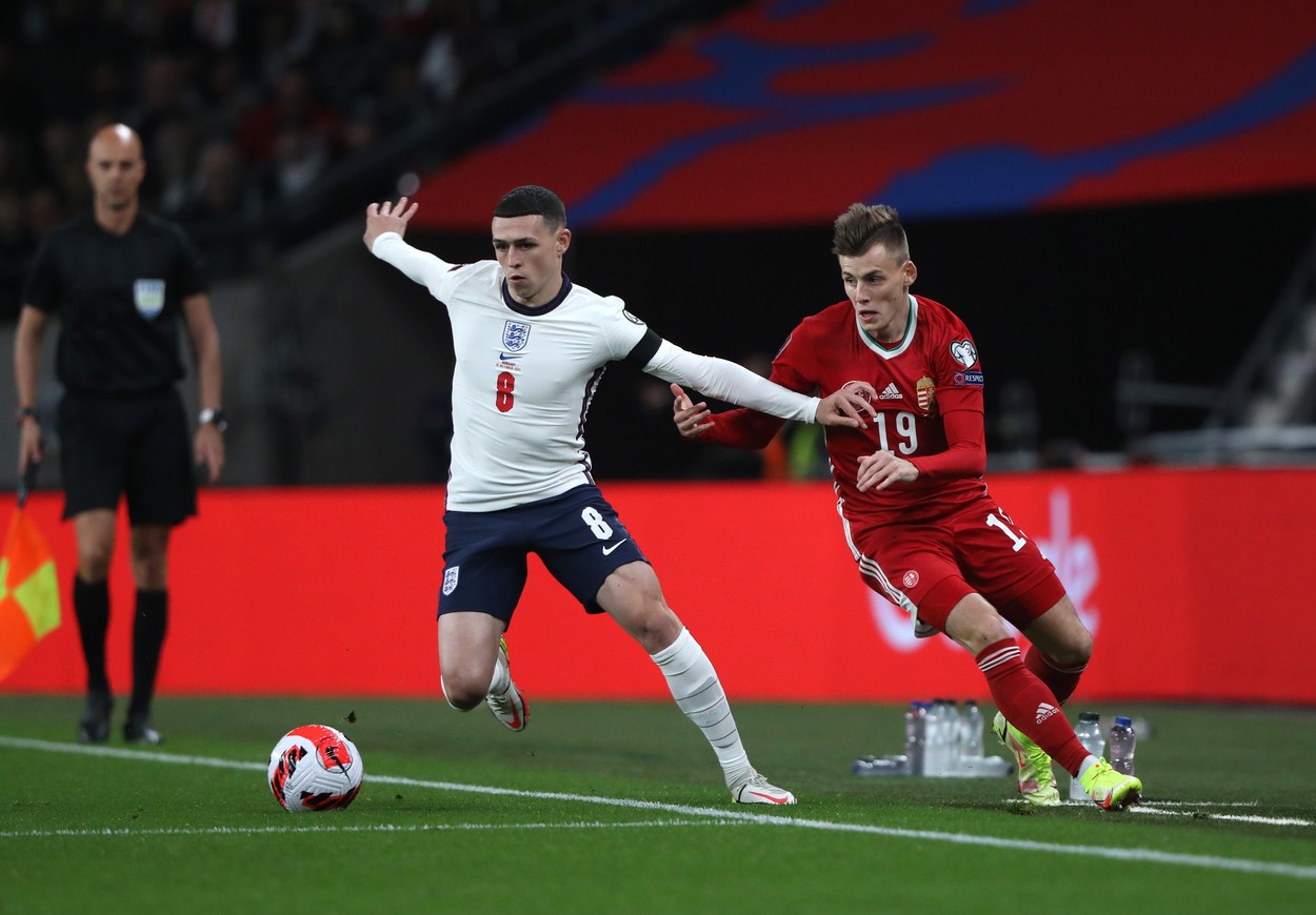 Scandal de proporții pe o plajă exclusivistă din Corfu între vedeta lui Manchester City, Phil Foden, și iubita lui: l-a înjurat și i-a băgat degetele în față!