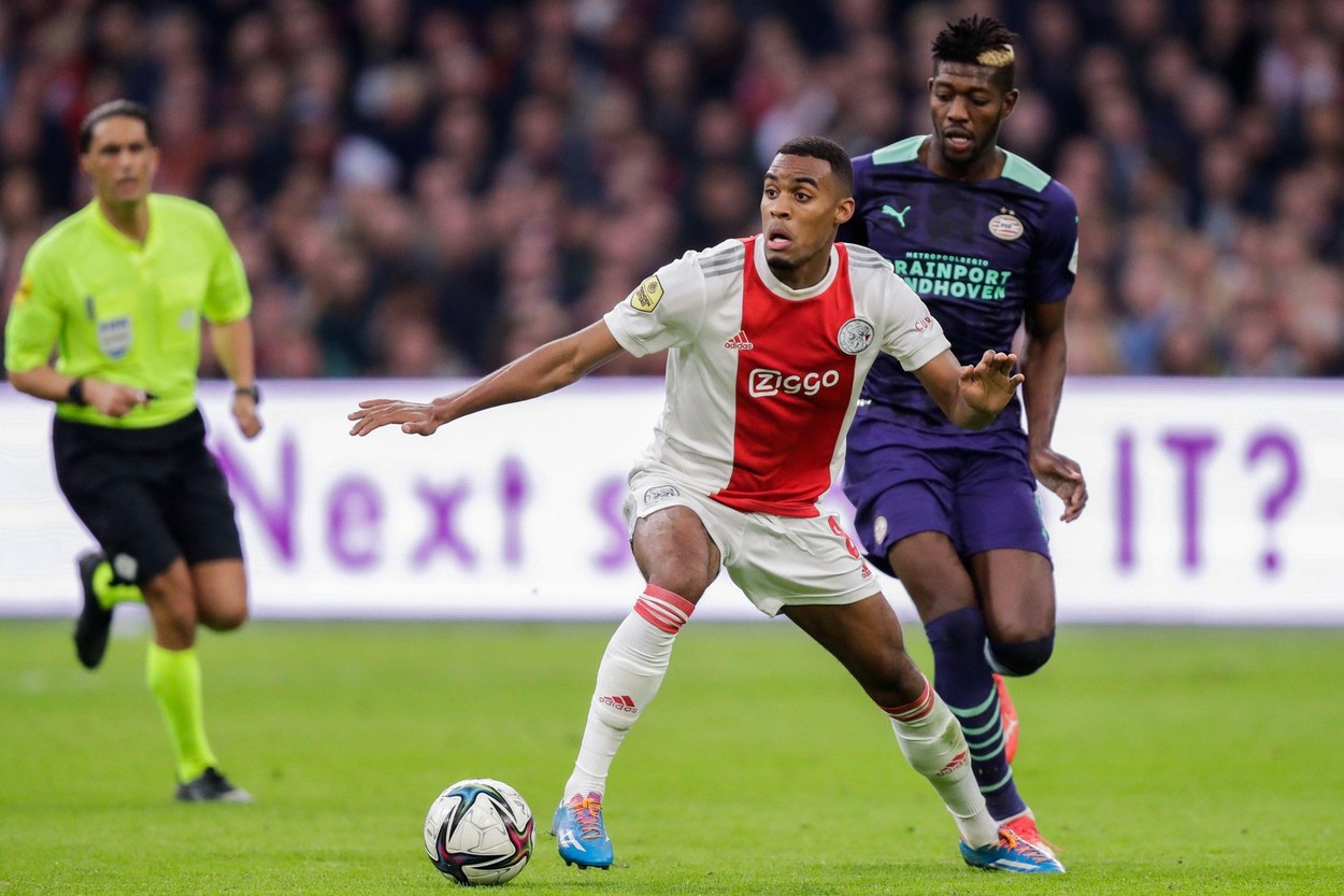 Transferul la care visează granzii din Premier League! Manchester United se luptă cu Liverpool pentru Ryan Gravenberch, starul lui Ajax Amsterdam!