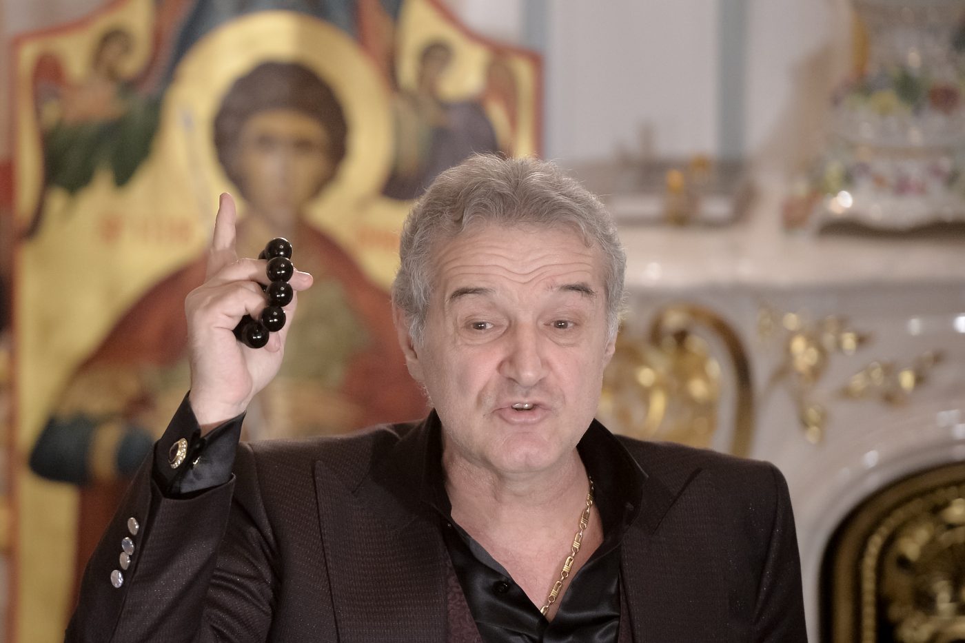 Încă un gest tulburător al miliardarului Gigi Becali: a salvat de la moarte o actriță celebră a României! Cum i-a trimis medicamentele și ce întrebare-cheie i-a pus. „Nici să nu-l faci, că o să mori!”