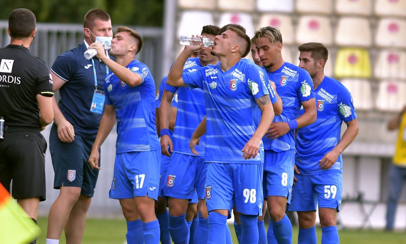 Primele două transferuri din Superliga: echipa retrogradată este „dezmembrată” de cluburile care au scăpat! Foștii jucători ai lui Gică Hagi pleacă și semnează cu o echipă de tradiție