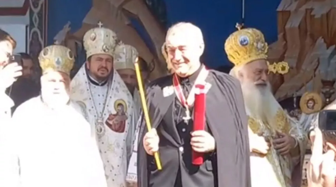 Gigi Becali explică de ce a plâns în fața preoților la mănăstire: „Nu știi, nu există asta. Sute de biserici vreau să fac”