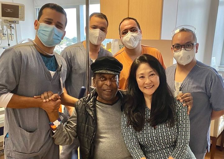 Pele a fost externat din spital după o operație dificilă la colon! Va urma mai multe sesiuni de chimioterapie