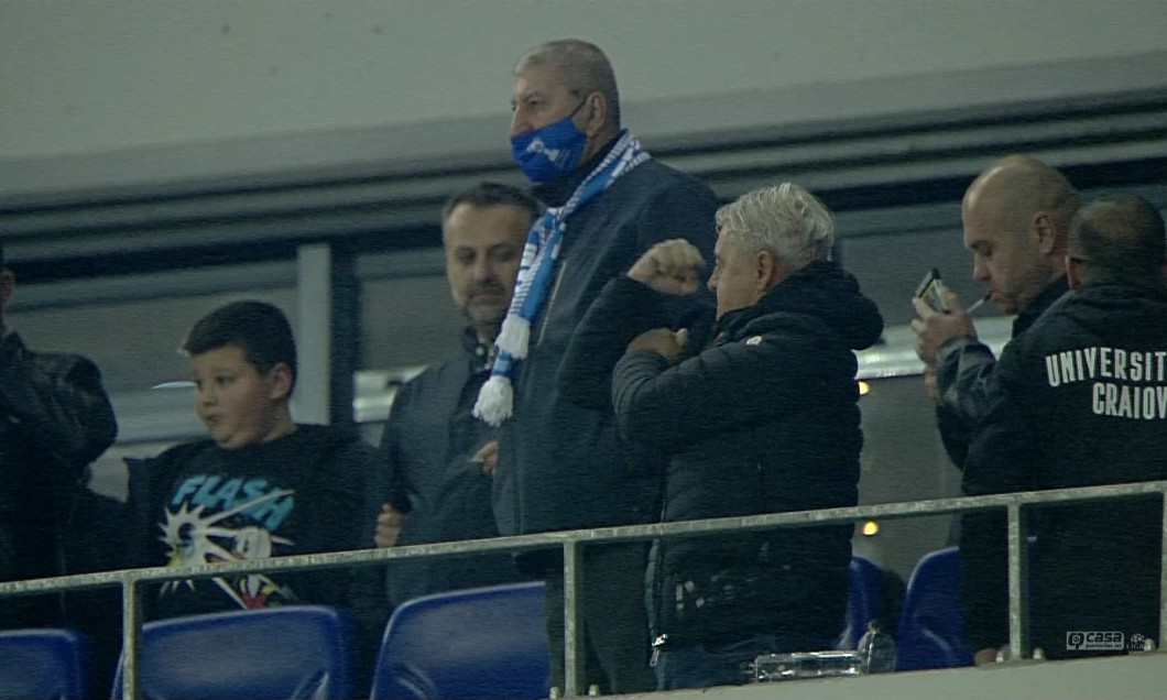 Cum le-a răspuns Sorin Cârțu fanilor lui Adrian Mititelu după victoria clară din derby! Semn obscen de la tribuna oficială