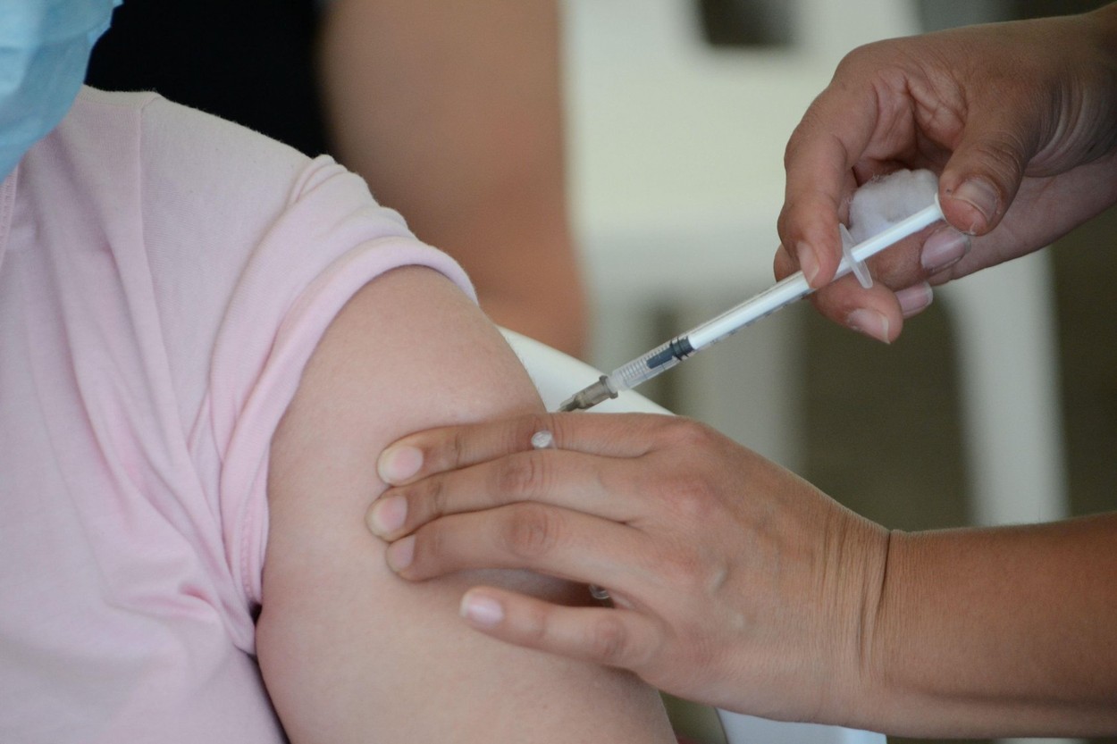 „Nu te vaccinezi, nu joci. Punct!” Propunere radicală pentru jucătorii din Liga 1