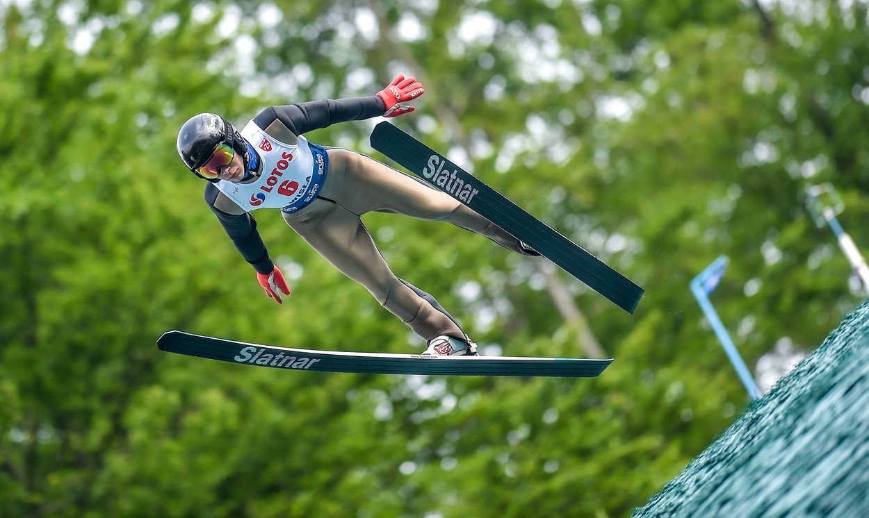 Performanță fantastică pentru sportul românesc! Andrei Feldorean s-a calificat în prima etapă a Cupei Mondiale de sărituri cu schiurile