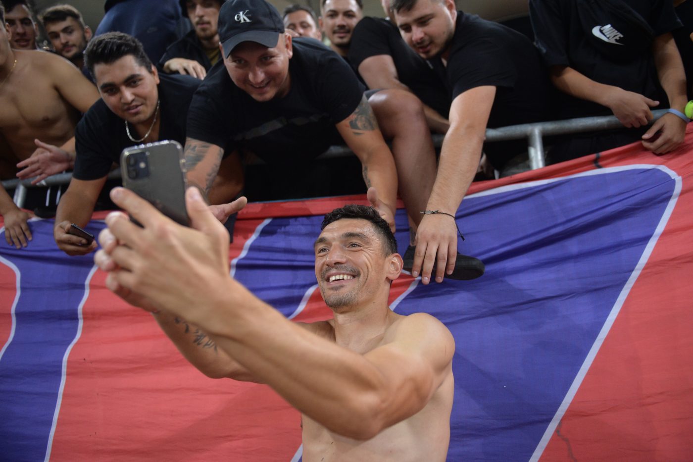 Claudiu Keșeru, apărat de galeria de la FCSB! Gheorghe Mustață se ia de Gigi Becali: „Este zece clase peste cinci de Omrani!”