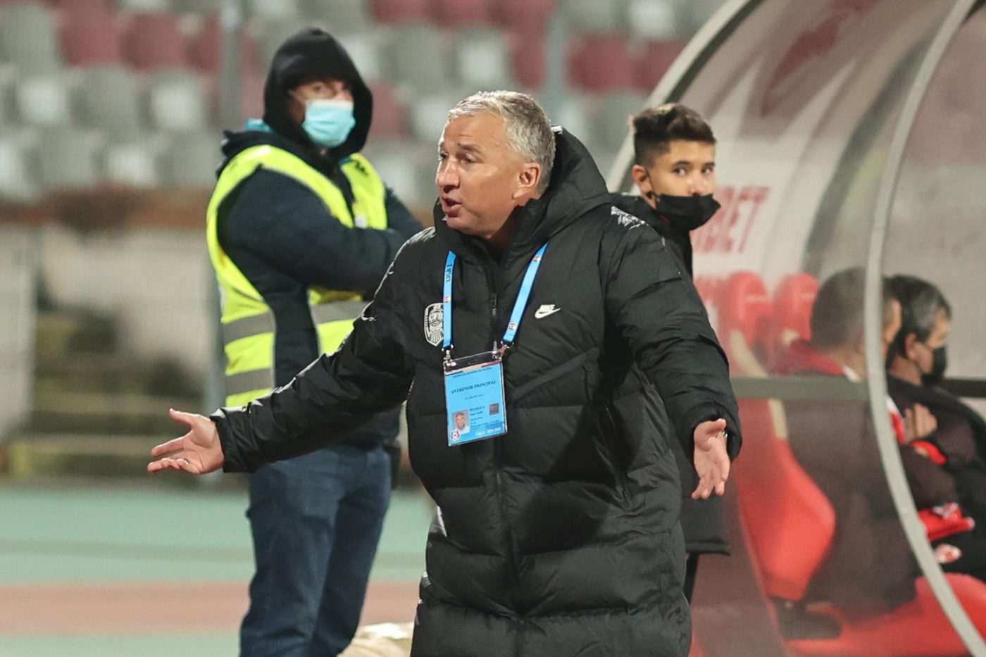 Liga 1: „U” Craiova 1948 – CFR Cluj » „Bursucul” decis să-i strice debutul lui Trică!