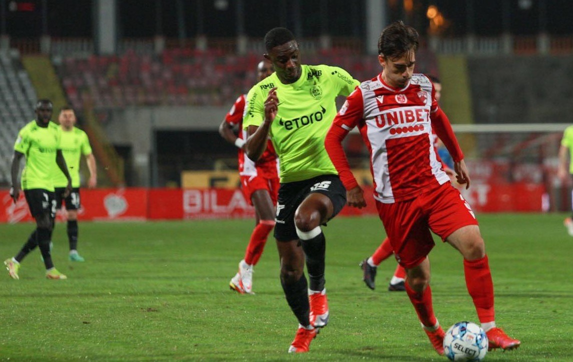 Dinamo, „la retrogradare” și pe Facebook! Gafa impardonabilă făcută după eșecul cu CFR Cluj: „Trebuia să lași 3-0, profesore!”