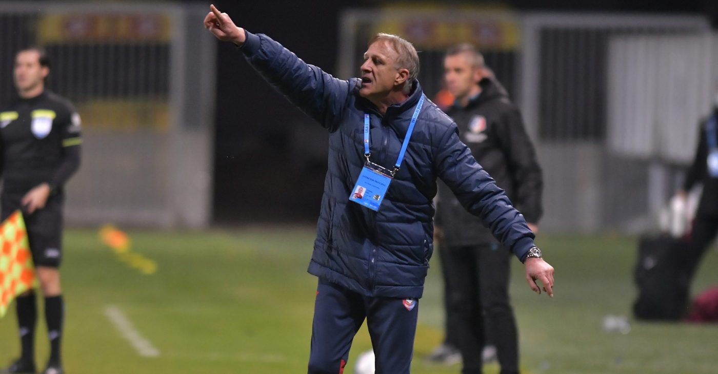 Emil Săndoi critică dur arbitrajul după remiza cu Rapid: „Sunt epuizat! Băieții sunt distruși. Mi-e rușine. Cine răspunde pentru greșeala asta?”