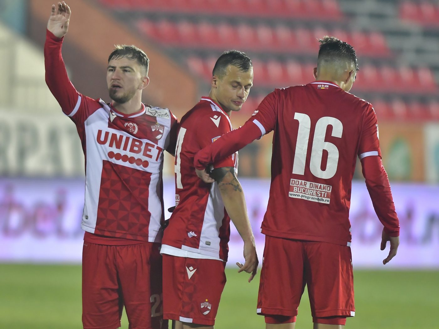 Pariu în cotă 1.80 pentru Dinamo București vs. FC U. Craiova 1948, derby al suferinței.