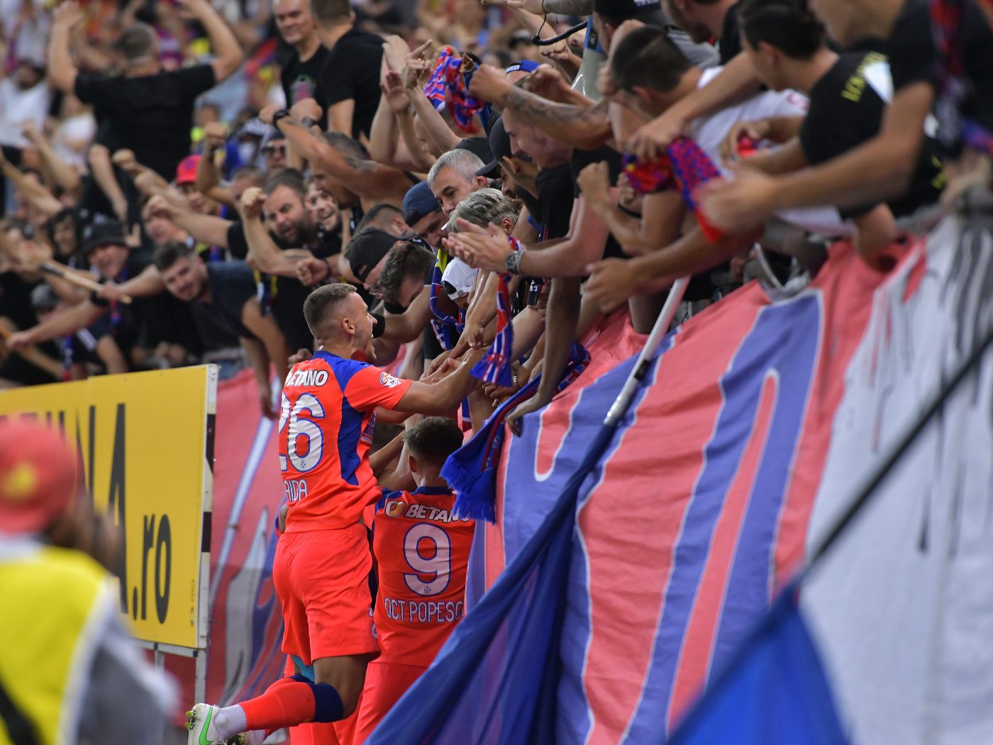 Fanii din Peluza Nord, ironizați după ce au anunțat că vor să o cumpere pe FCSB: „Sunt niște naivi! Dacă strâng 10 euro, e mult!” | EXCLUSIV ProSport Live