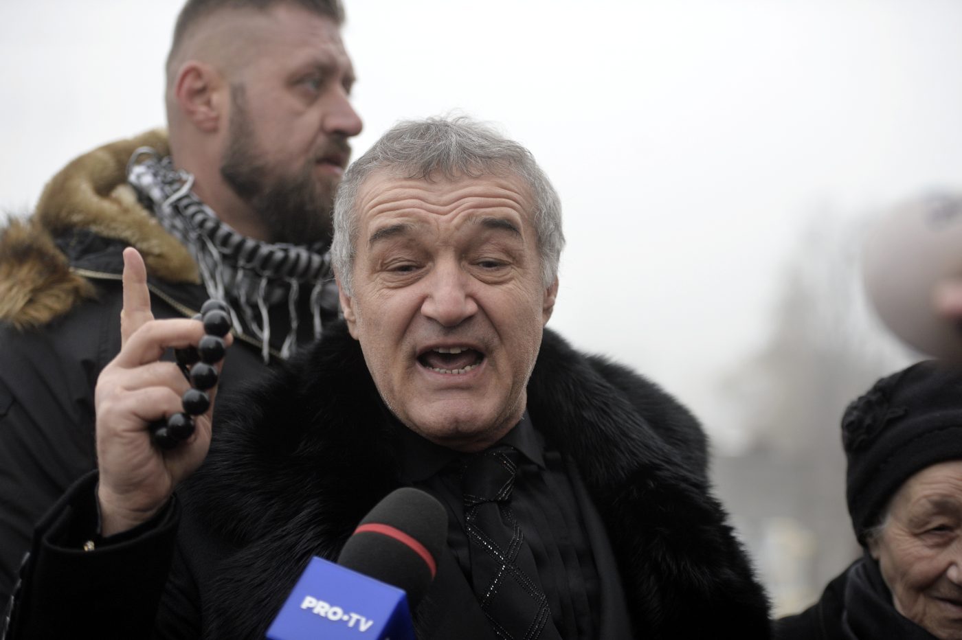 BREAKING NEWS | Gigi Becali, anunț despre viitorul lui Edi Iordănescu la FCSB. „Nu-mi convine, dar nu-s nebun să dau jumătate de milion de euro!”