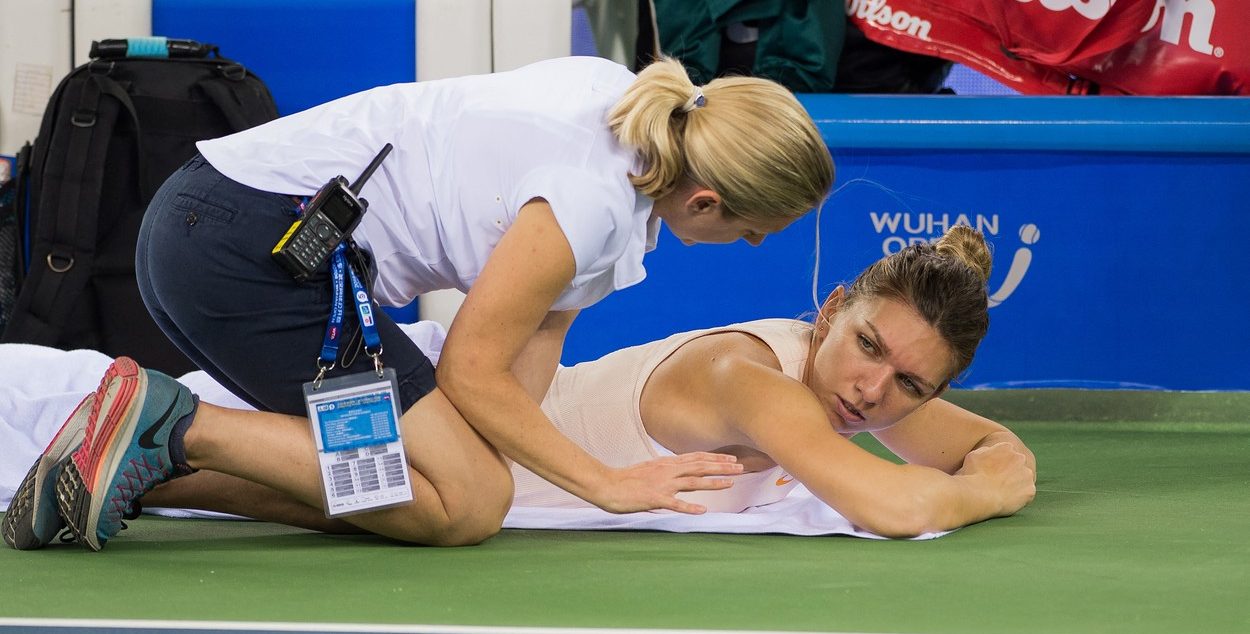 Simona Halep, record de accidentări în 2021! Posibilele cauze ale coșmarului trăit de româncă | ANALIZĂ