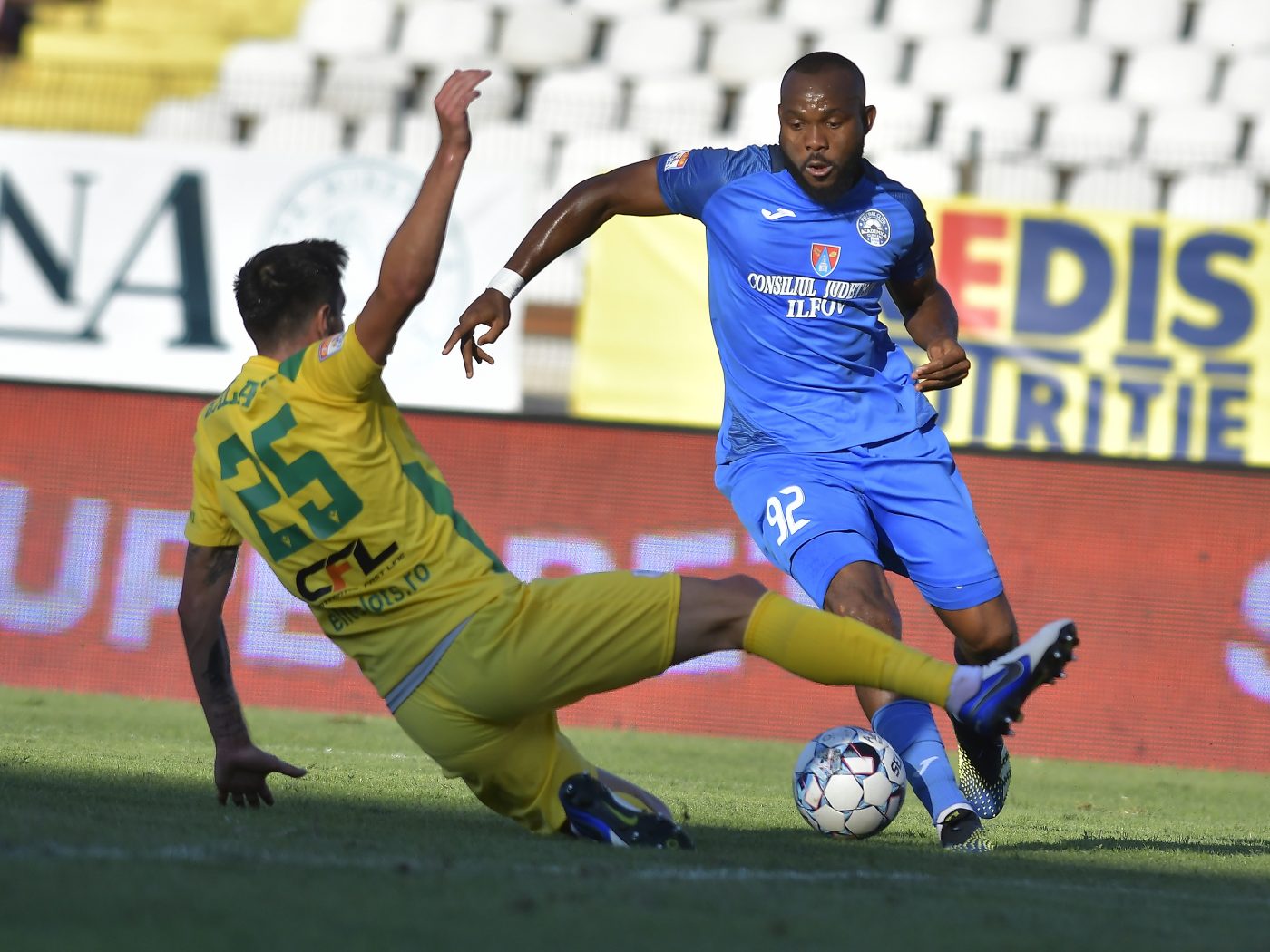 Ionuț Chirilă are în lot cel mai bun dribleur din Liga 1! Fotbalistul de la Clinceni, locul 12 în lume, peste Rafael Leao sau Allan Saint-Maximin