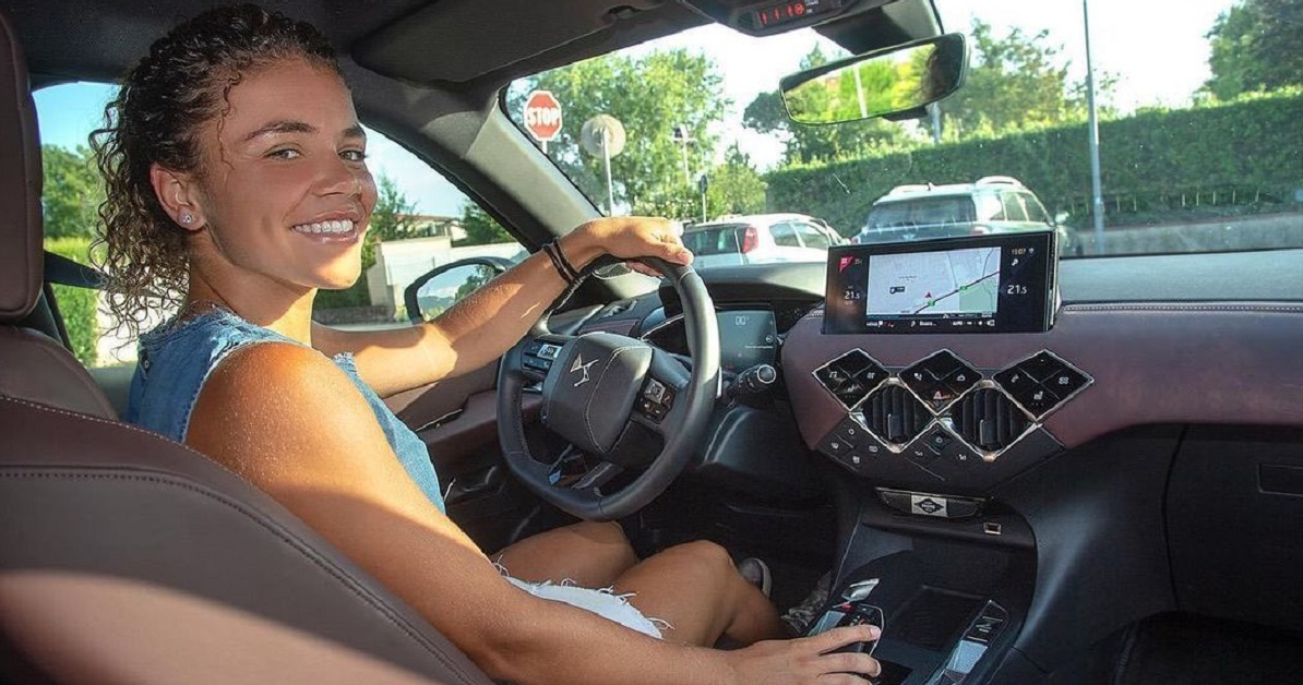 Cine este Jasmine Paolini, adversara Simonei Halep din sferturi la Linz. Sportiva cu origini italiene și africane impresionează în 2021 | GALERIE FOTO