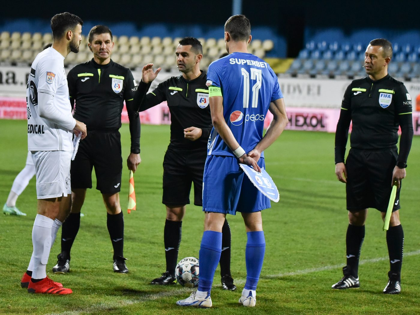 Marius Avram, verdict în ceea ce privește penalty-ul controversat din Gaz Metan – Farul 1-1. „Aș înclina spre simulare!” | VIDEO EXCLUSIV ProSport LIVE