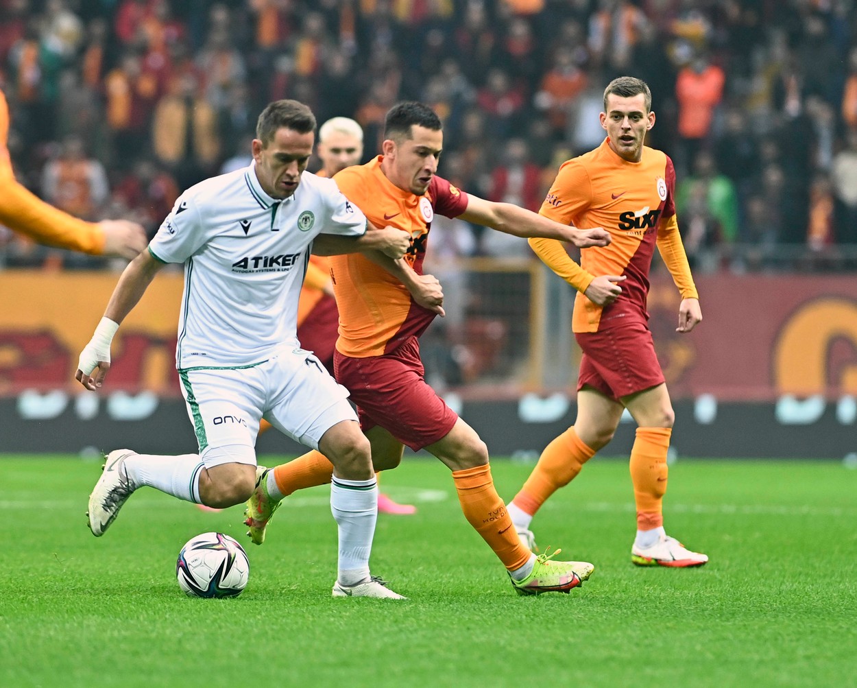 Olimpiu Moruțan, subiect de scandal la Galatasaray! Fanii nu mai înțeleg alegerile lui Fatih Terim