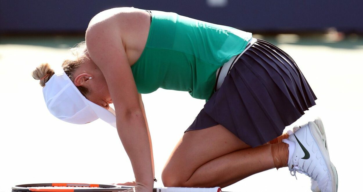 Simona Halep „a căzut la datorie” în timp ce aștepta verdictul în procesul de dopaj! Ce a pățit românca la un meci amical | VIDEO