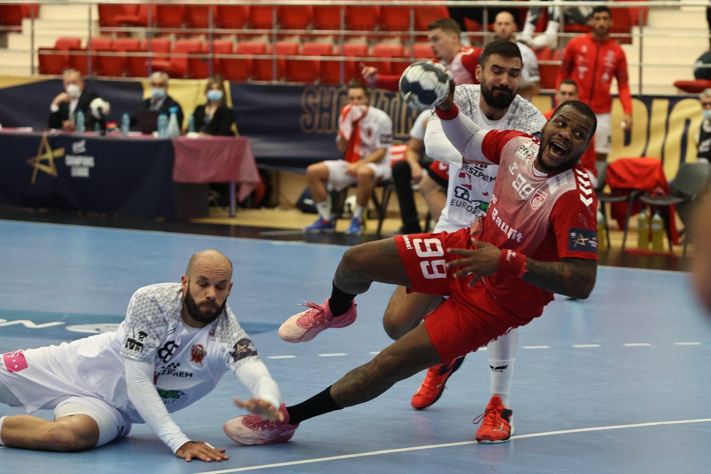 Sold-out la meciul de handbal masculin dintre Dinamo și FC Barcelona! 30 la sută dintre biletele scoase la vânzare s-au epuizat | SPECIAL