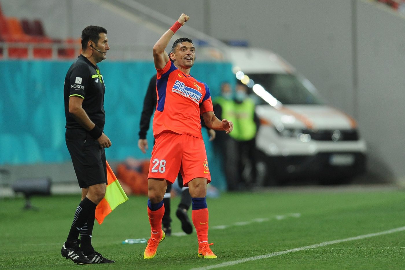 Toni Petrea, primul conflict la FCSB? Claudiu Keșeru, taxat de antrenor. „Înseamnă că ceva nu i-a convenit. O să discut cu el!”