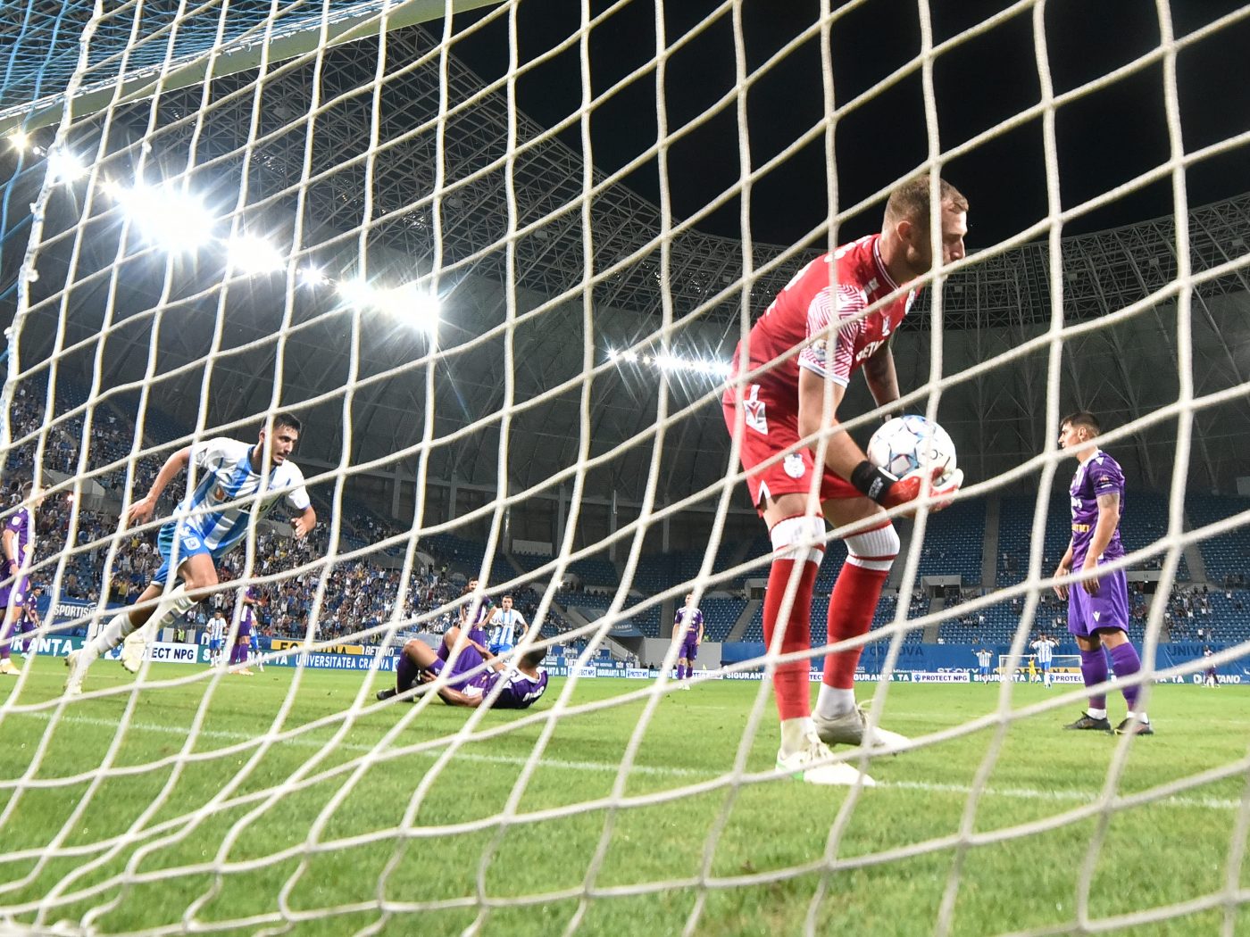 Top Pariu: 100% fotbal » Pachetul Zilei ajunge la cota 11.42 »»