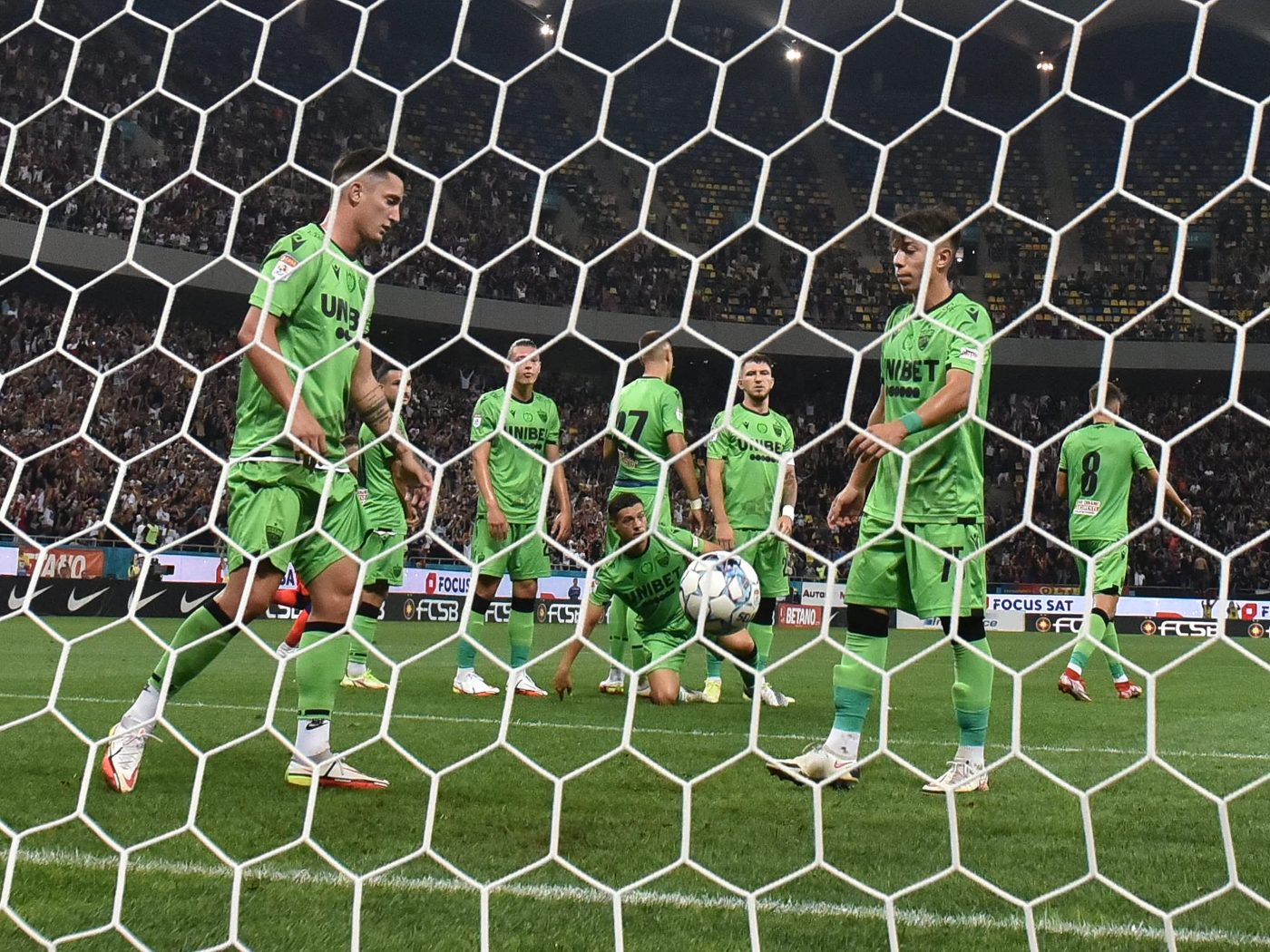 Liga 1: Cine iese din criză ? » 4 variante de profit lansate la Dinamo – „U” Craiova 1948!