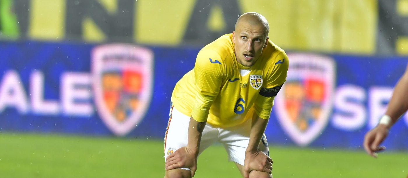 Vlad Chiricheș, dărâmat după eșecul României: „Am greșit la ambele goluri!” Ultrașii l-au huiduit la Podgorica