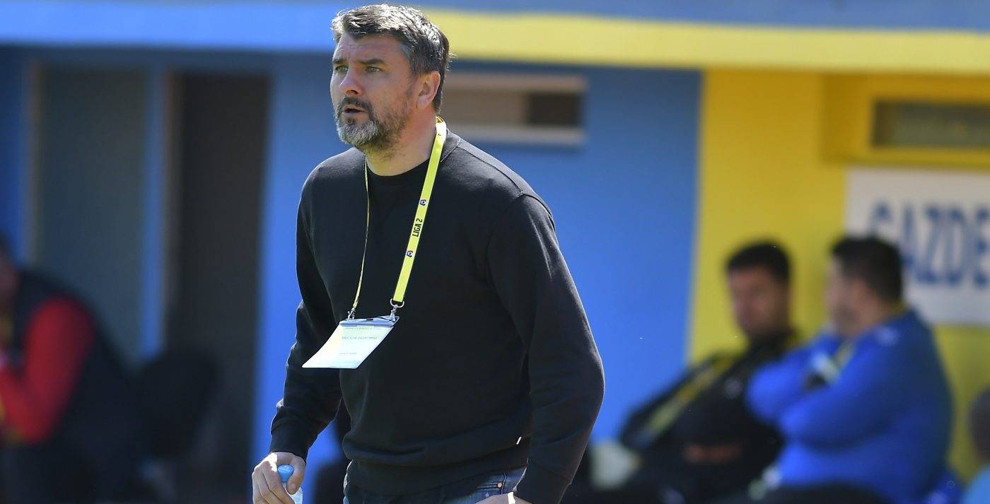 La 45 de ani, Adrian Mihalcea e din nou fotbalist! Pe ce poziție joacă fostul antrenor al lui Dinamo: „Sunt și eu pe acolo, nu am un post fix”