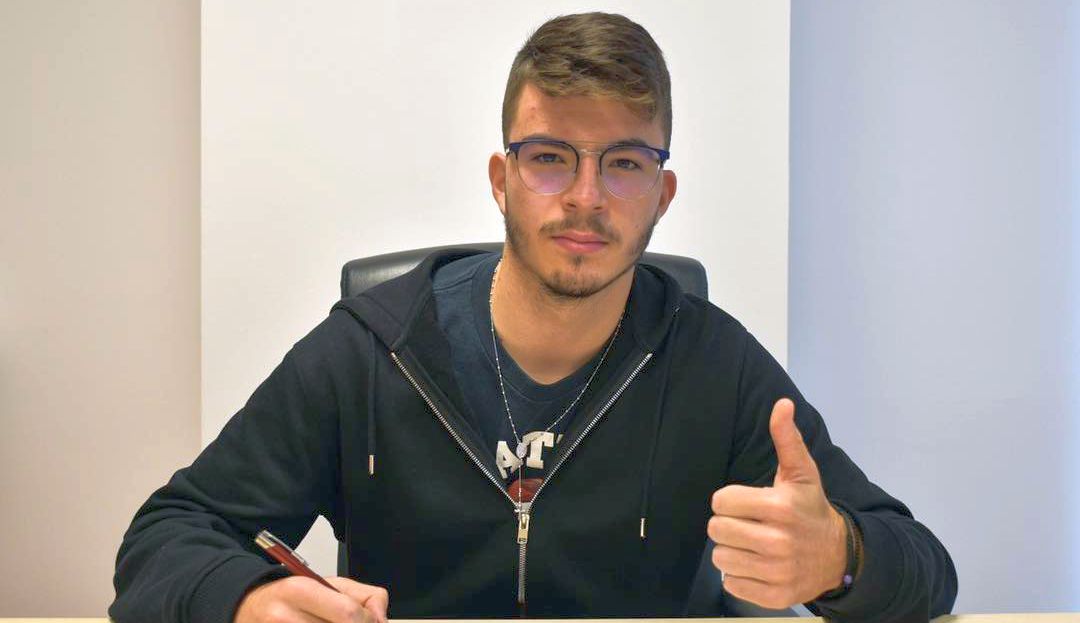 Fiul lui Bogdan Lobonț a semnat primul contract de profesionist cu Rapid: „Poartă banderola de căpitan la U19!”
